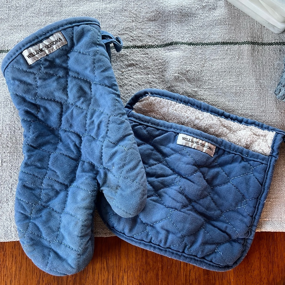 Williams Sonoma Quilted Blue Kitchen Set